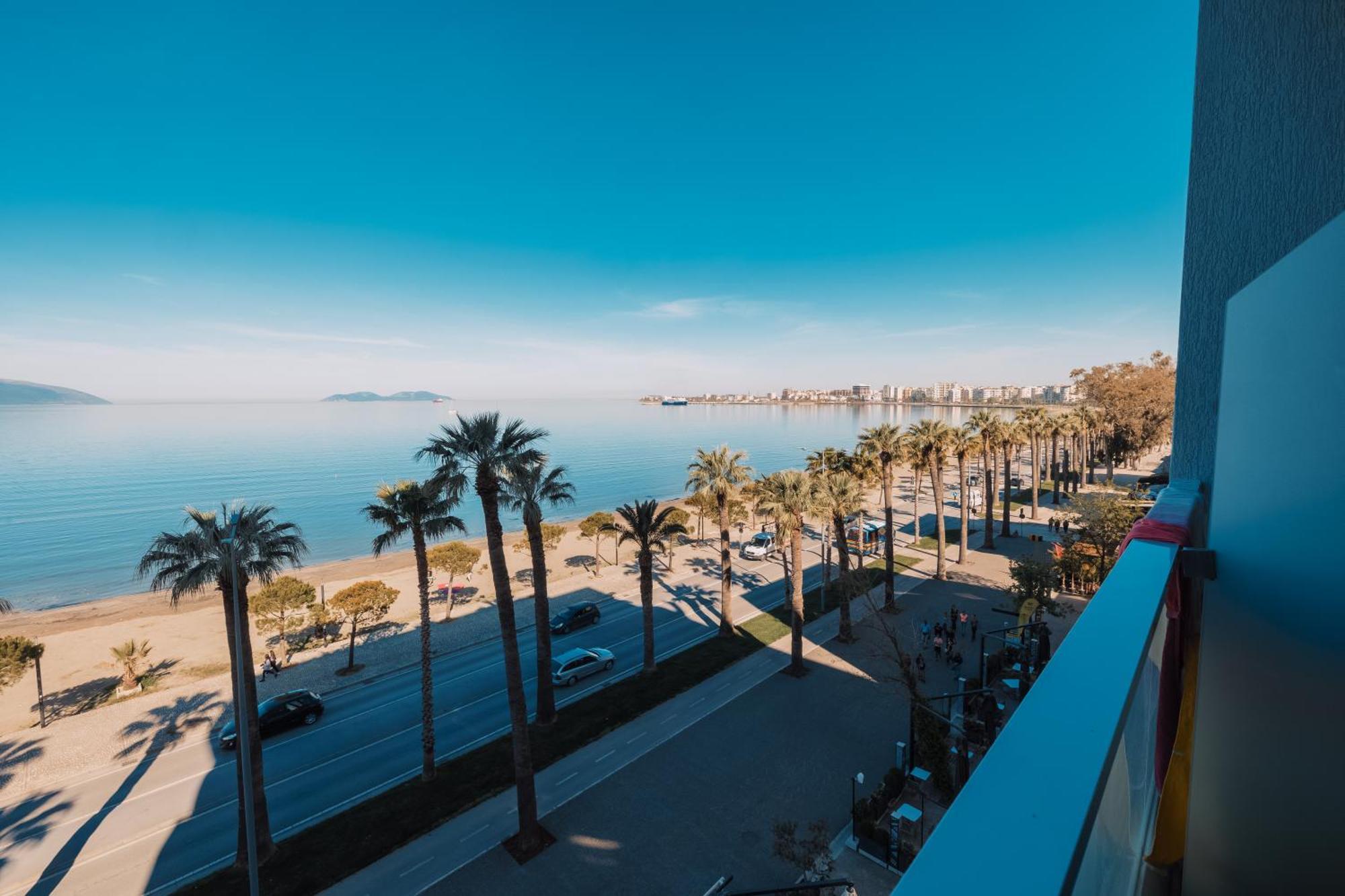 Duka Hotel Vlorë Екстериор снимка