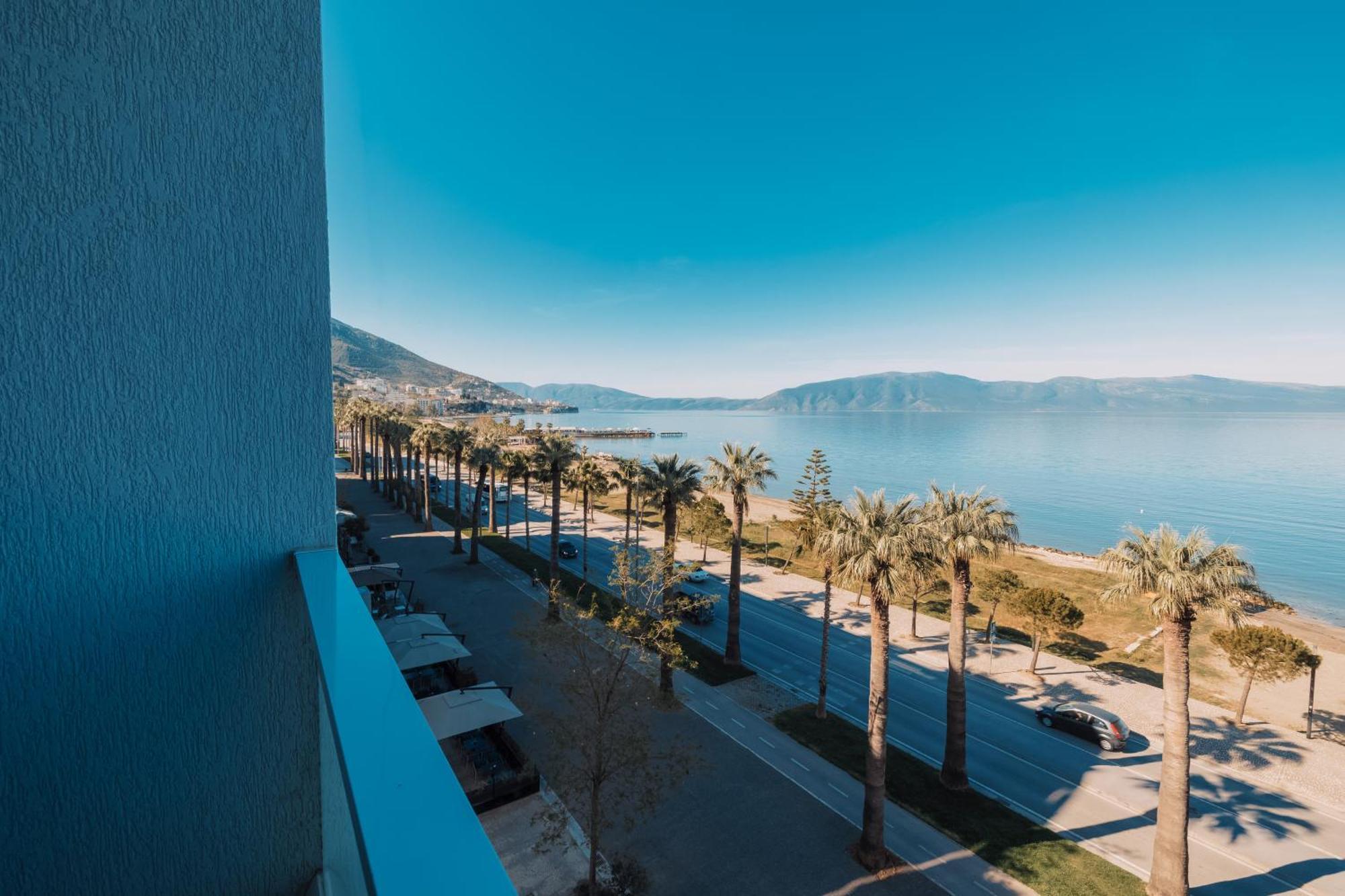 Duka Hotel Vlorë Екстериор снимка