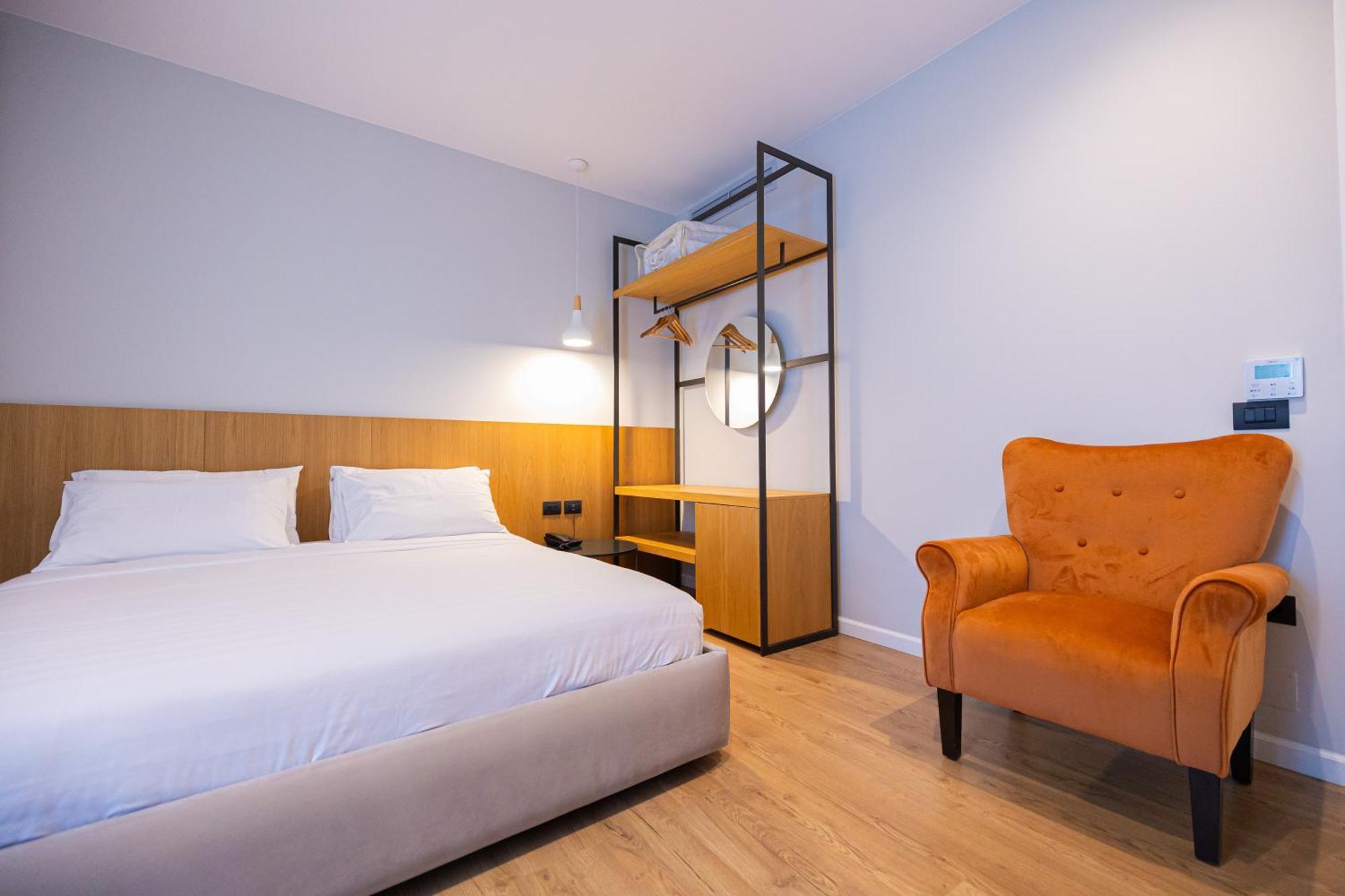 Duka Hotel Vlorë Екстериор снимка