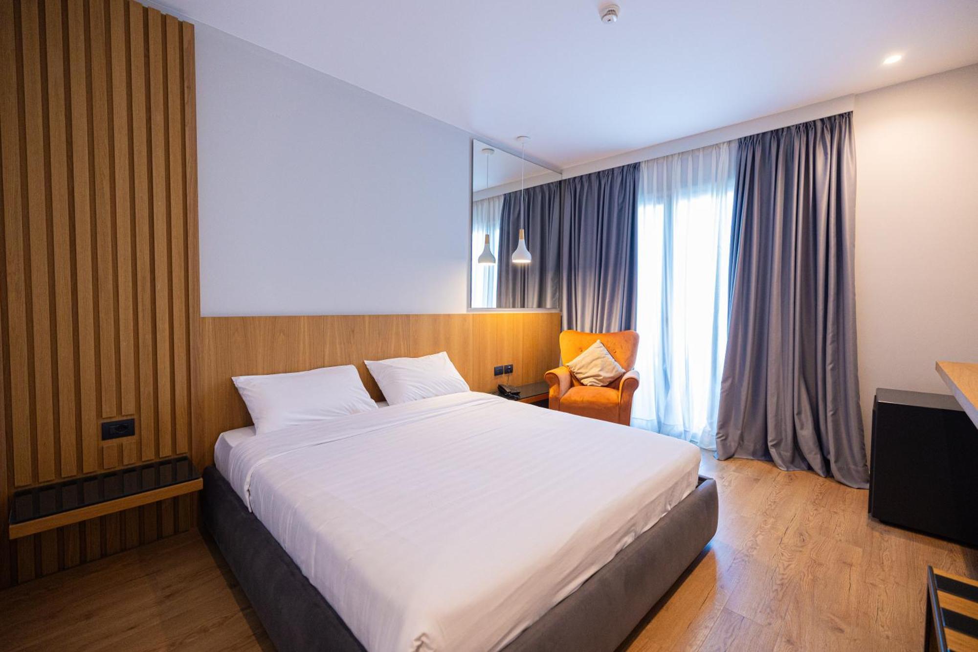 Duka Hotel Vlorë Екстериор снимка