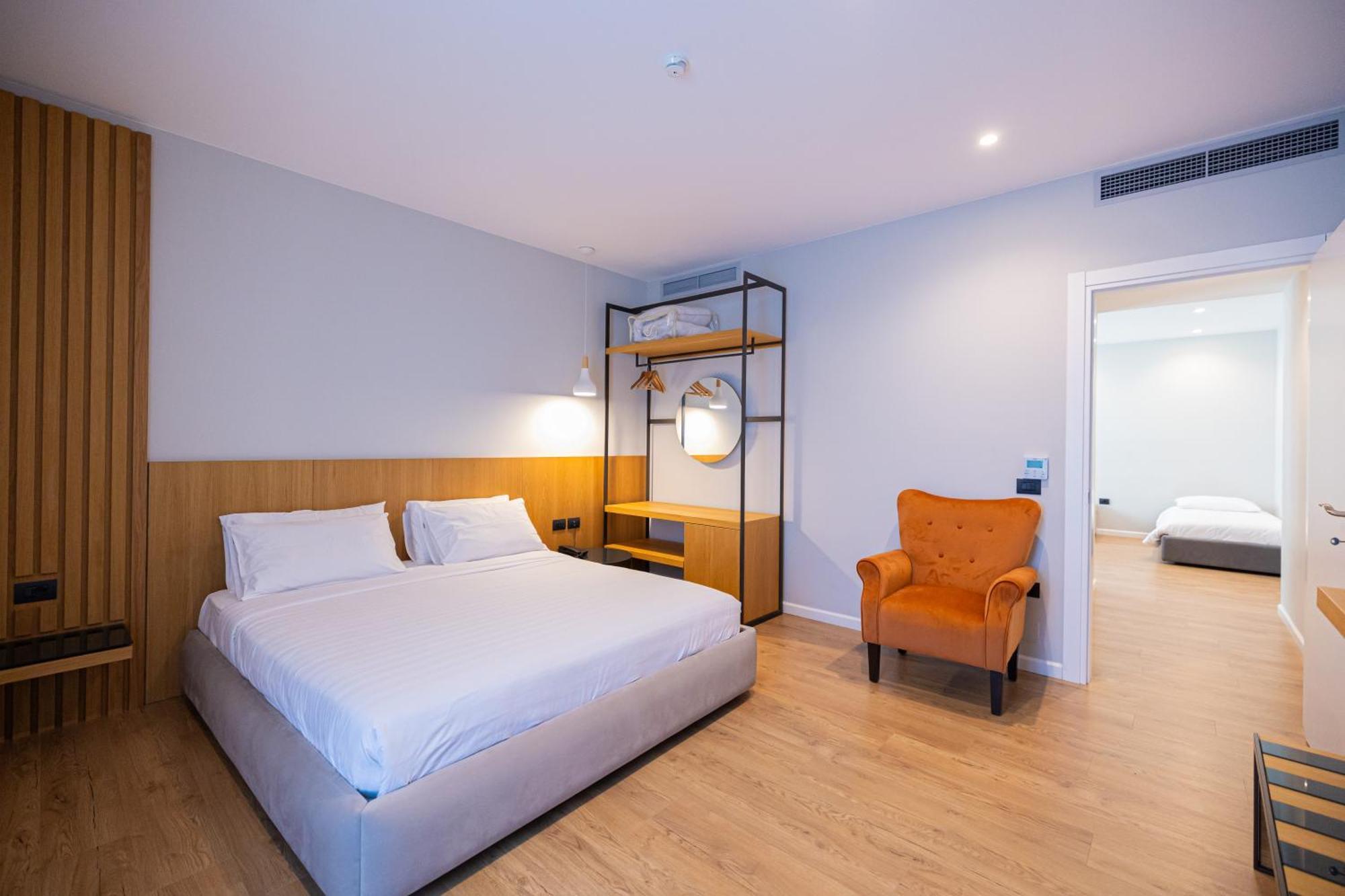 Duka Hotel Vlorë Екстериор снимка