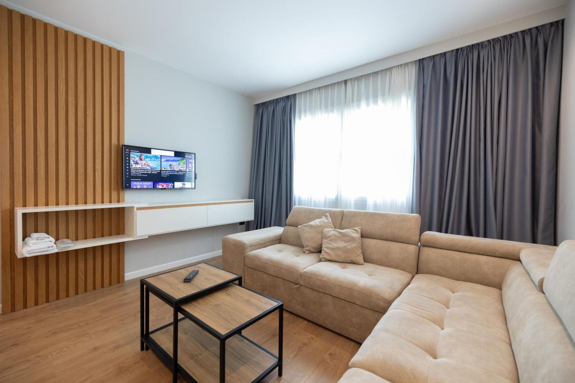 Duka Hotel Vlorë Екстериор снимка