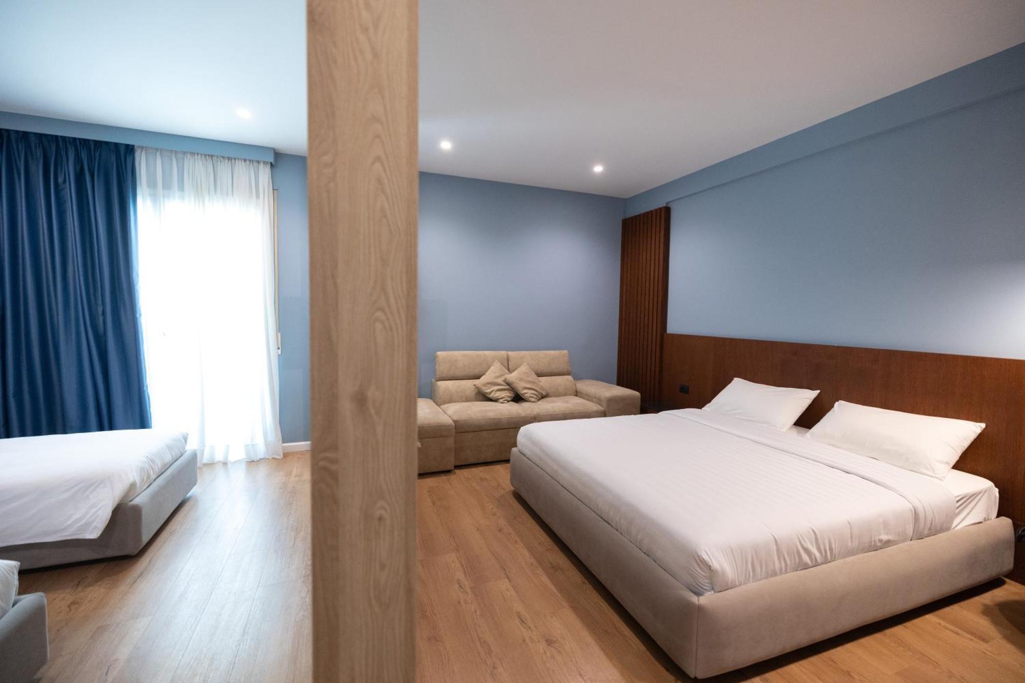 Duka Hotel Vlorë Екстериор снимка
