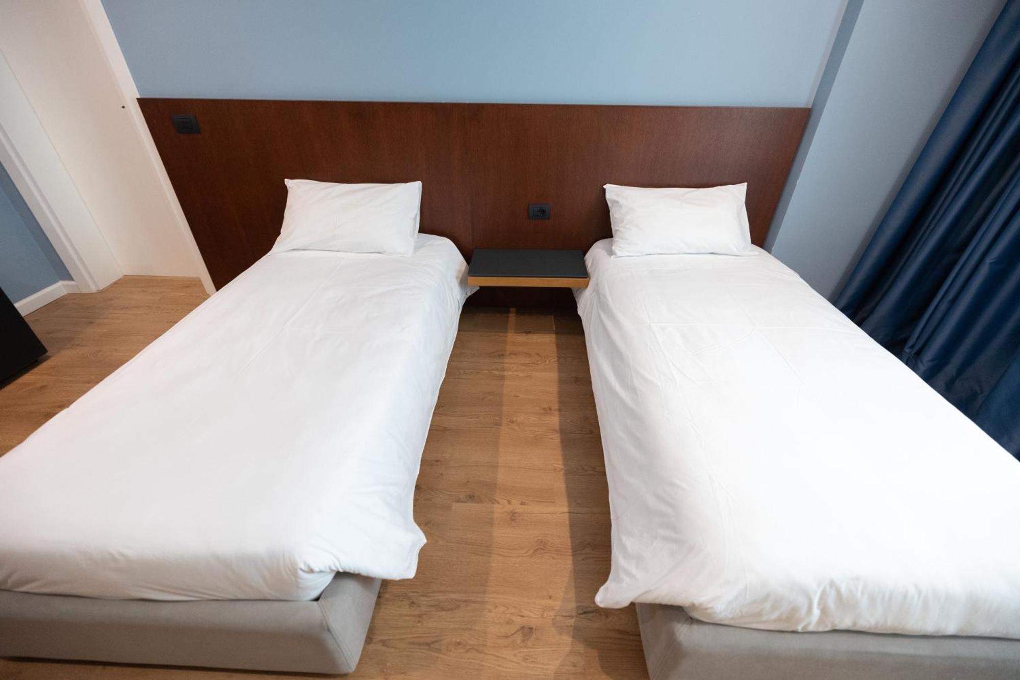 Duka Hotel Vlorë Екстериор снимка
