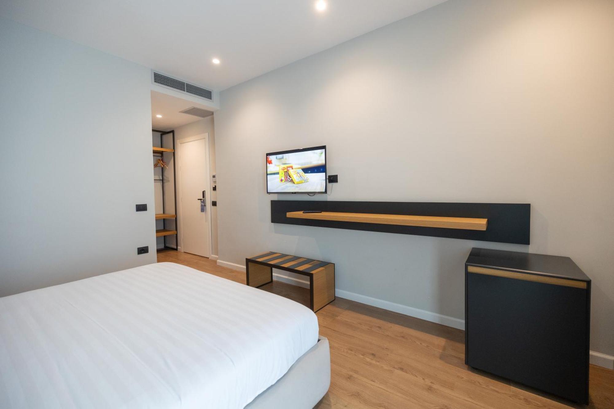 Duka Hotel Vlorë Екстериор снимка