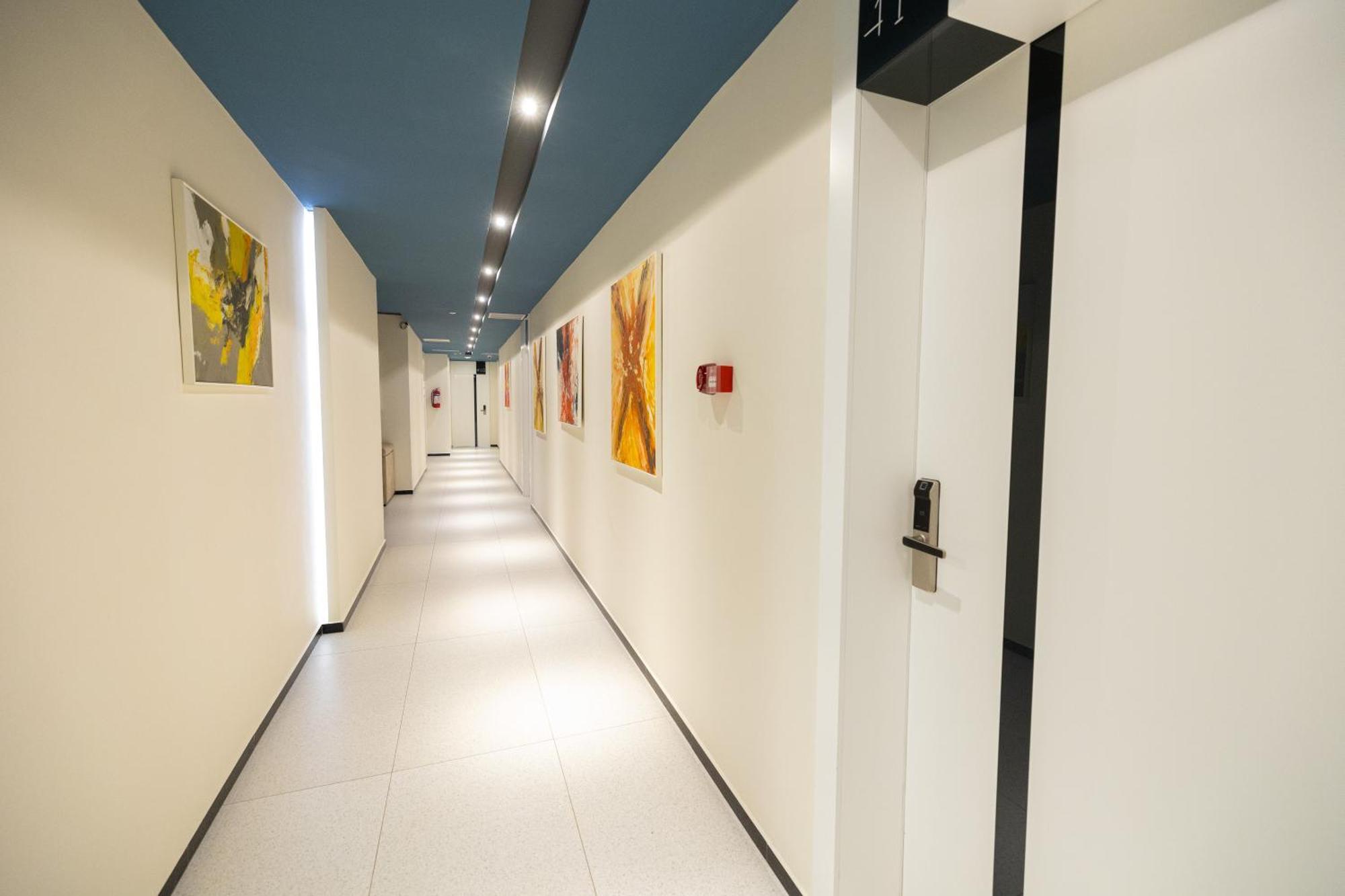 Duka Hotel Vlorë Екстериор снимка