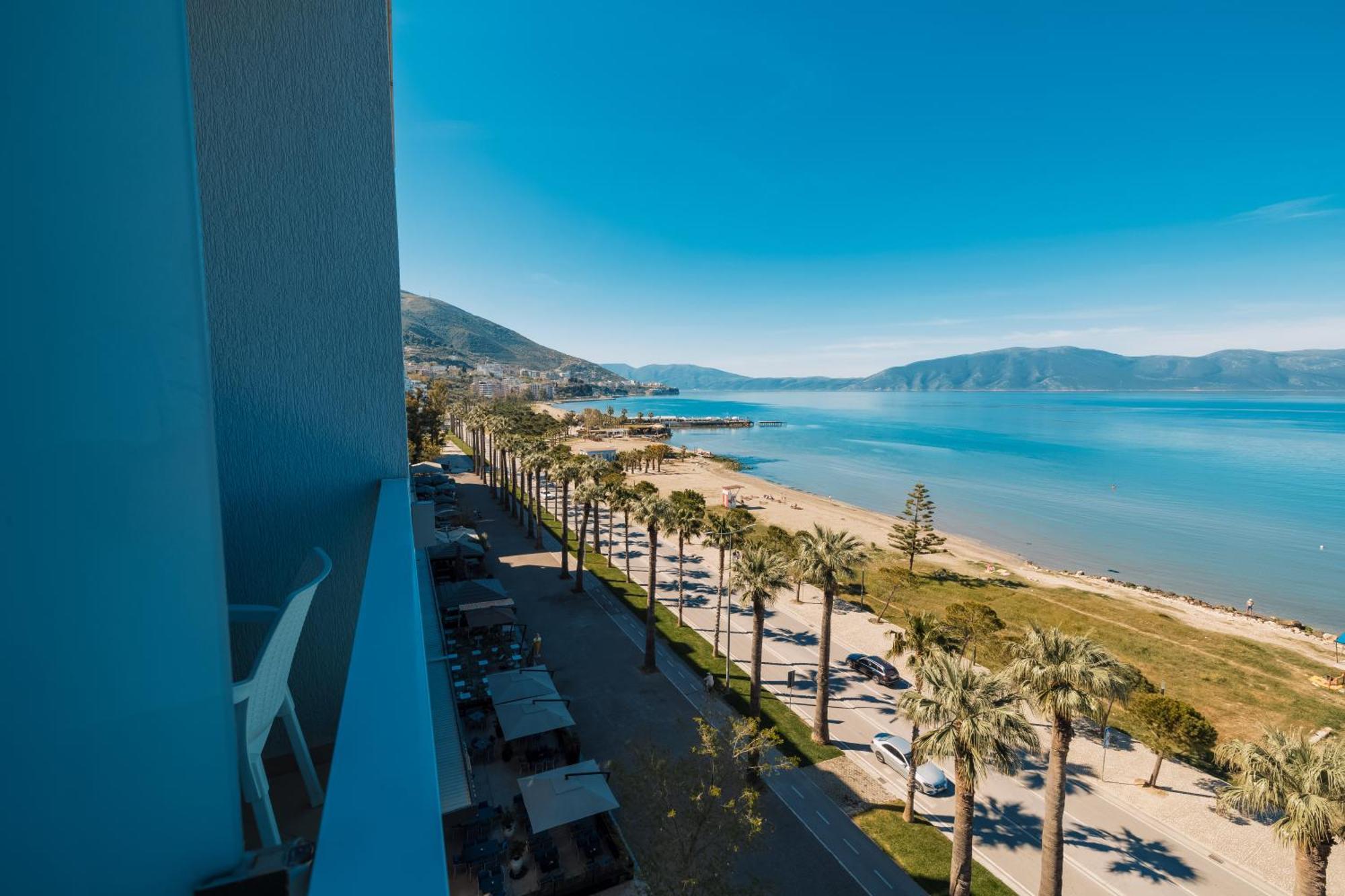 Duka Hotel Vlorë Екстериор снимка